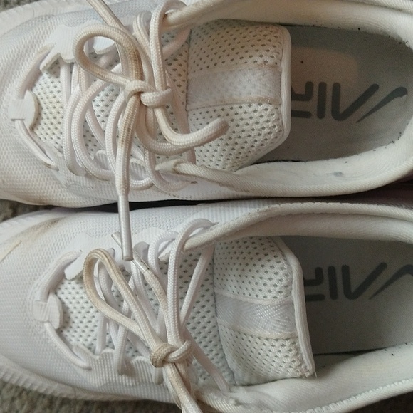 Nike Air Max Women's Sneakers - Picture 16 of 16